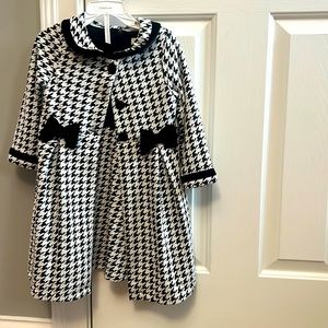Black and white two-piece houndstooth set